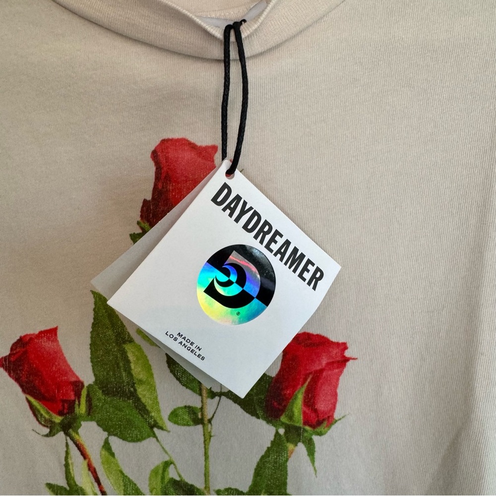 Daydreamer Guns N' Roses Floral Tee NWT - Picture 4 of 6